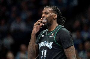 犯规困扰打得不好！里德仅打17分钟6中2拿到5分3板2助1断 4犯规