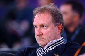 爪机：前老板萨沃尔很高兴我没进全明星 这样他就不用发我奖金了