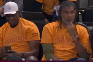 文班亚马季后赛首秀：传承开始