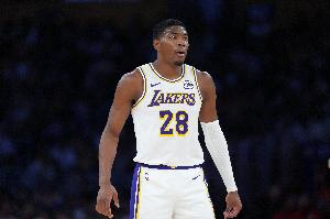 八村塁：我得投进球也得在防守端执行到位 攻防两端都要兼顾