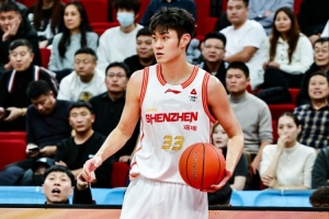 弹无虚发！王浩然首节3投全中&三分2中2 拿下8分正负值+3