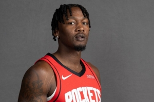 彻底被遗忘？大比分0-2 重要引援芬尼-史密斯依旧没有出场时间