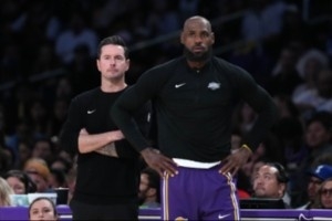 反转之夜！湖人将帅神操作要反横扫火箭！VJ小鬼当家打脸马祖拉