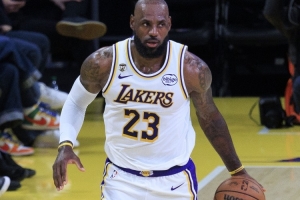 28分8板7助！詹姆斯：我就是为了这一刻而活 就是为季后赛而生