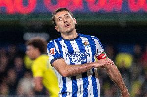 世体：不满无端指责！奥亚萨瓦尔进入赫塔费更衣室和对手当面对质