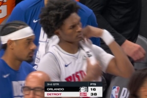 风云突变！第三节活塞38-16净胜魔术22分 半场打完时双方战平