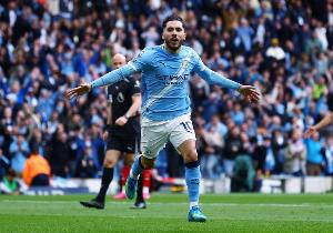 谢尔基vs伯恩利单场贡献8射门+8关键传球，是近2年五大联赛首人