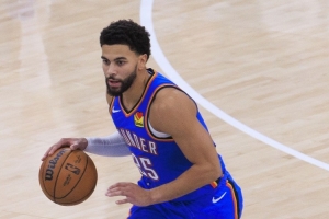 戴格诺特：阿杰伊·米切尔一整年的表现都令人印象深刻