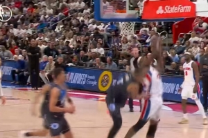 翻江倒海！斯图尔特冲击篮筐打成2+1 连得6分压制魔术