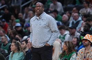 面包谈G2：进攻端执行很差 下半场内线丢了42分本季最差防守表现