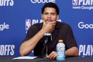 【完整版】哈里斯：防守带动了进攻 打破季后赛主场连败感觉很棒