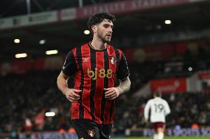 顶级出球！塞内西今夏可免签，本赛季长传、向前传球等均英超最多