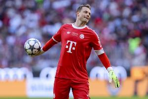 记者：诺伊尔将与拜仁续约一年，下赛季与乌尔比希分享比赛时间