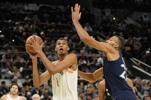 戈贝尔：为文班得DPOY而高兴 但奥萨尔&切特有无足够防守影响力？