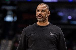 轮换是否会有一些变化？乌度卡：肯定会进行调整