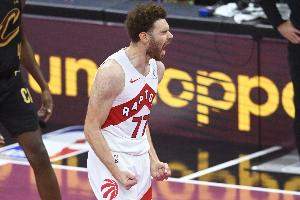 摧枯拉朽！猛龙第四节43-23骑士 单节净胜20分一波流带走比赛