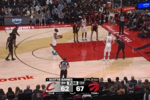 喜迎里程碑！哈登季后赛总得分3955分超越韦德升至历史第12