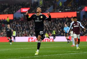 因大腿伤势已缺席两场，记者：若昂·佩德罗周四参加了切尔西训练