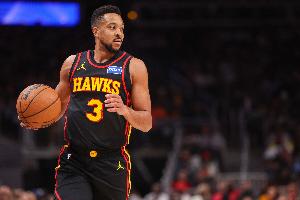 你俩继续火热！半场麦科勒姆10中6轰16分 库明加5中4砍11分3板