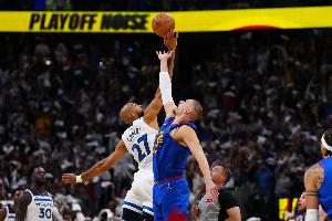 芬奇：戈贝尔现在的防守让我们所有人都显得更出色了