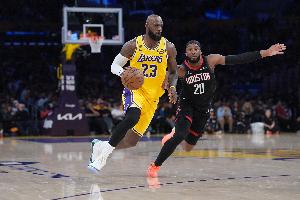 大范甘迪：詹姆斯是联盟最出色的传球手 历史最伟大生涯已无争议