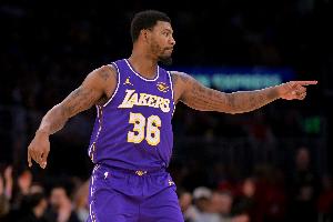 斯玛特季后赛单场砍下20分10助+5断 队史37年来首人！