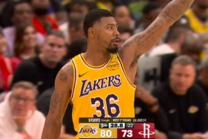 必须尿检！斯玛特送写意妙传 第9个助攻送范德比尔特上篮得手