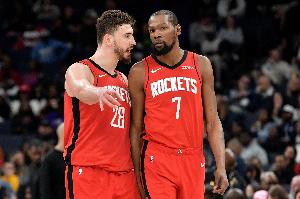 媒体人：0-3落后火箭球迷大喊交易拆队 拆了后就能比今年好吗？