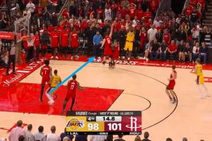 小贾末节最后“帮”詹姆斯做了一个移动掩护 挡住了申京的封盖