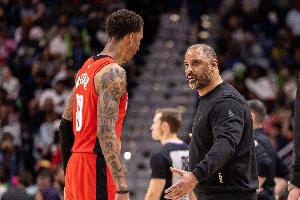 火记：我在系列赛前完全没料到 火箭的防线竟会被湖人彻底撕碎