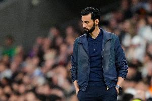 马卡：巴萨有望提前夺冠，皇马很可能在国家德比时为对方列队致敬