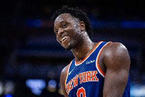 让你再胡吹！阿努诺比被吹踩线后 连续命中2记三分扩大领先！