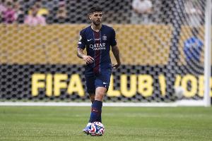 世体：贝拉尔多改踢后腰表现出色，恩里克称赞他像布斯克茨