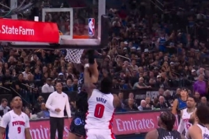 扬眉吐气！班凯罗反击晃过坎宁安 力压杜伦双手暴扣打成2+1