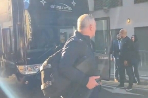 阿森纳球迷爆粗恳求瓜帅：让阿尔特塔赢点什么吧，你毁了我的生活