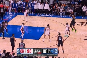 没手软！班凯罗三分压哨命中 帮助魔术稳住局势