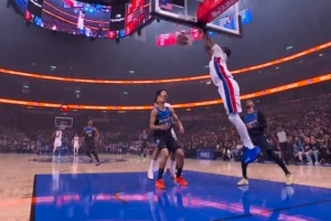 新任空接之城？杜伦和奥萨尔相继空接暴扣 活塞回敬10-2抹平分差