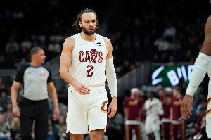 哑火！斯特鲁斯三分5投0中仅靠罚球拿到1分 正负值-15最低