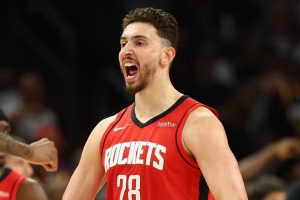 申京：之前三场输了 进入状态较慢 这场我们全力以赴 充满斗志