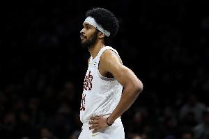 终结不力！贾勒特·阿伦5投仅1中拿到3分15板 罚球4中1