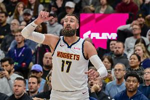 突然被启用！瓦兰丘纳斯半场3中3高效拿6分1板 3失误3犯规