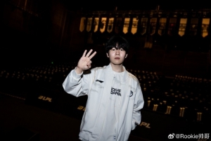 网友热议Rookie道歉：你搁这造谣前女友，现女友信了到处传播？