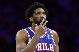 追梦：76人让恩比德替补能改变局势但教练不愿意 所以他们5场回家