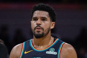 咣咣打铁！活塞今日三分30中6 魔术35中9也没好多少