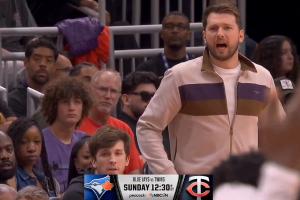 骂这么“脏”！申京丢罚球后 东契奇起身对其大喊：你个小卡佩拉