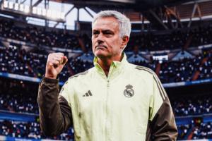 记者：不可否认，穆里尼奥是唯一能让皇马更衣室不敢小瞧他的人