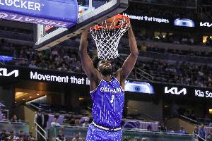 系列赛G4魔术迎战活塞 艾萨克因左膝扭伤缺阵