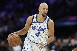 手感冰凉！萨格斯半场5中0一分未得拿到2助攻 但正负值+16最高