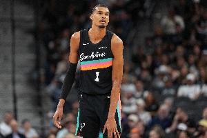 苏群：马刺晋级 他们的成长远远超过期待上限无法想象