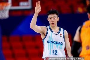 外线哑火！青岛半场三分15投仅1中 命中率只有6.7%